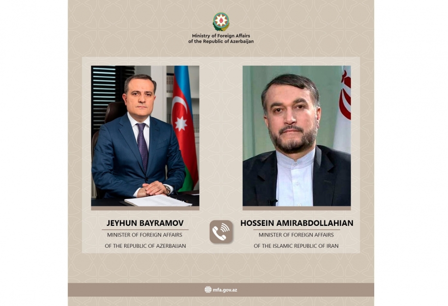 Cancilleres de Azerbaiyán e Irán mantienen una conversación telefónica

