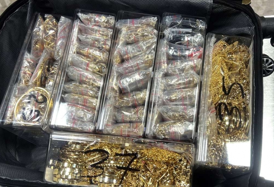 DGK: İstanbuldan Bakıya gələn sərnişində 17 kiloqram qızıl-zinət əşyaları aşkarlanıb