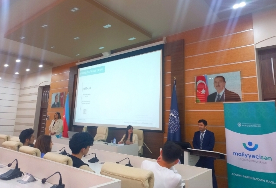 UNEC-də “Maliyyəçisən” yay təcrübə proqramı ilə bağlı infosessiya