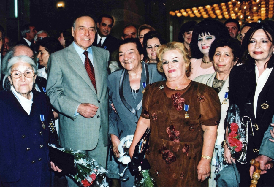 Moments of life given to the people: August 1998