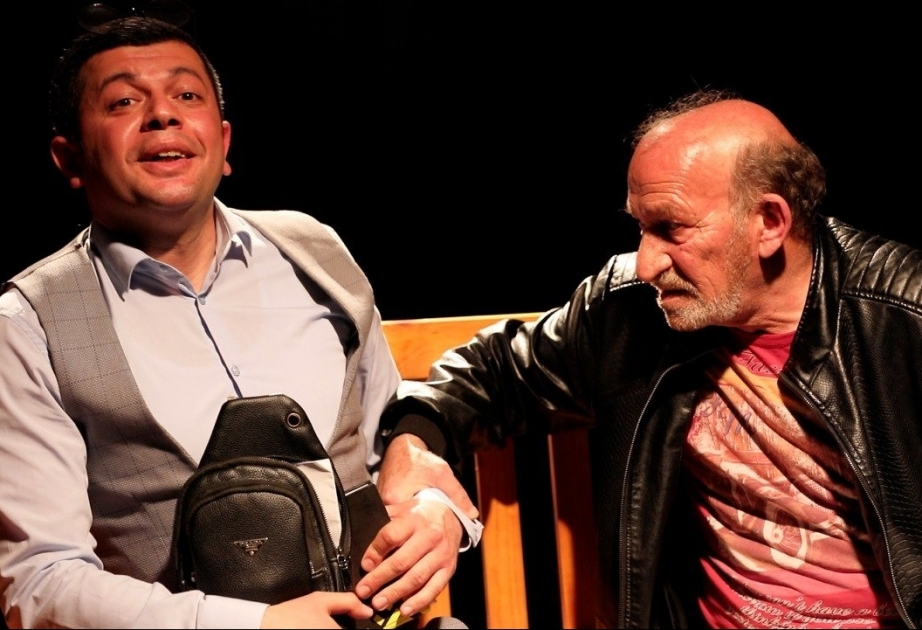 Səhnə teatrı növbəti tamaşasını teatrsevərlərə təqdim edib