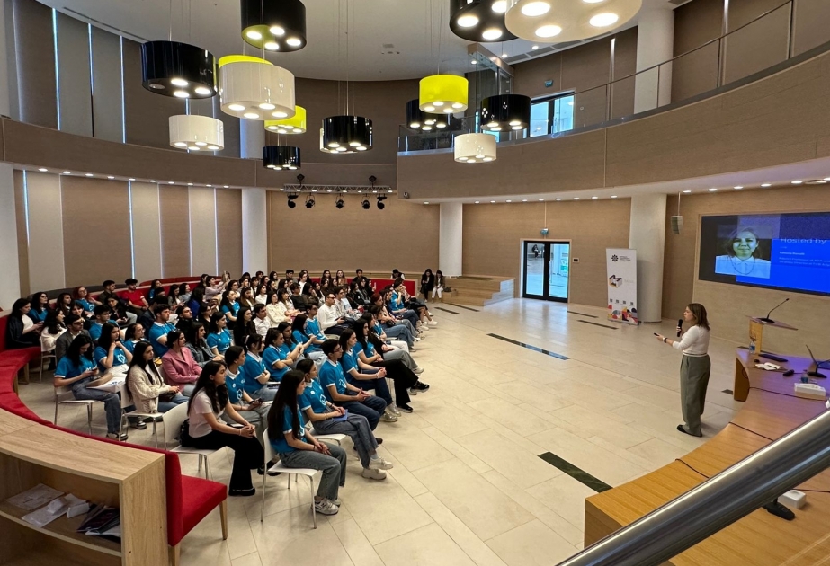 “MEDİAlab” layihəsi çərçivəsində ali təhsil müəssisələrinin tələbələri üçün seminar keçirilib