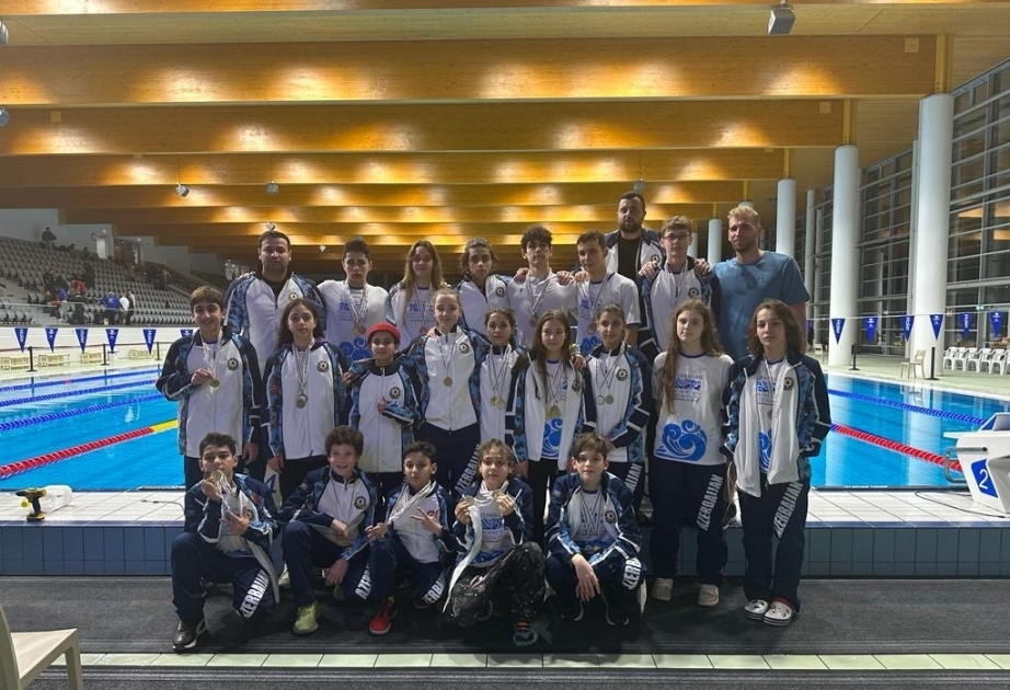 Junior Azerbaijani swimmers bring home 32 medals from Hungary

