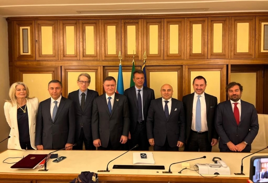 Parlamentarios azerbaiyanos e italianos firman un memorando