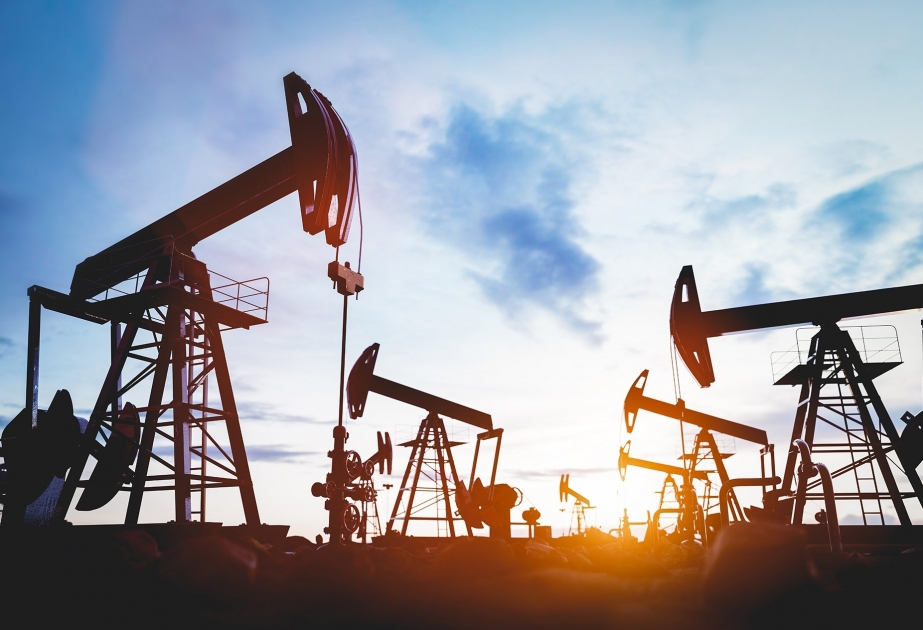 Цены на нефть на мировых биржах упали