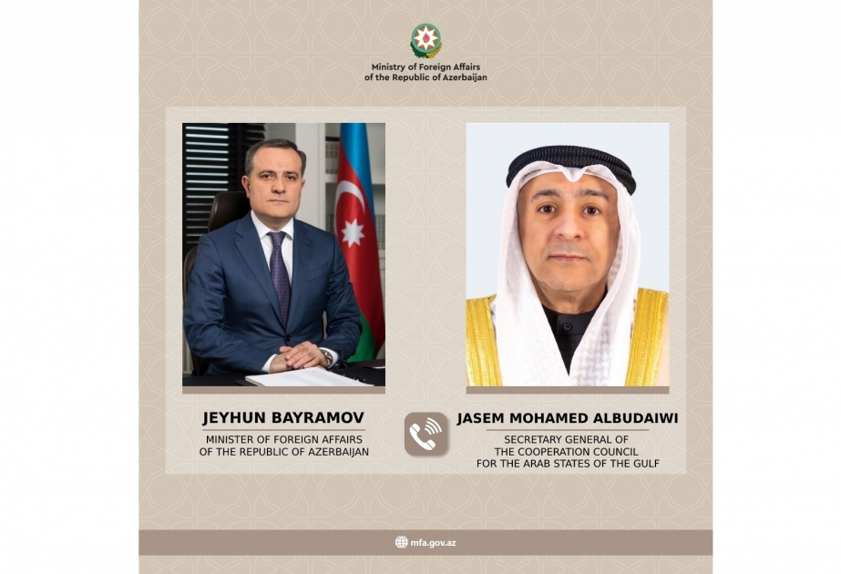 Le ministre azerbaïdjanais des Affaires étrangères et le Secrétaire général du CCG s’entretiennent par téléphone