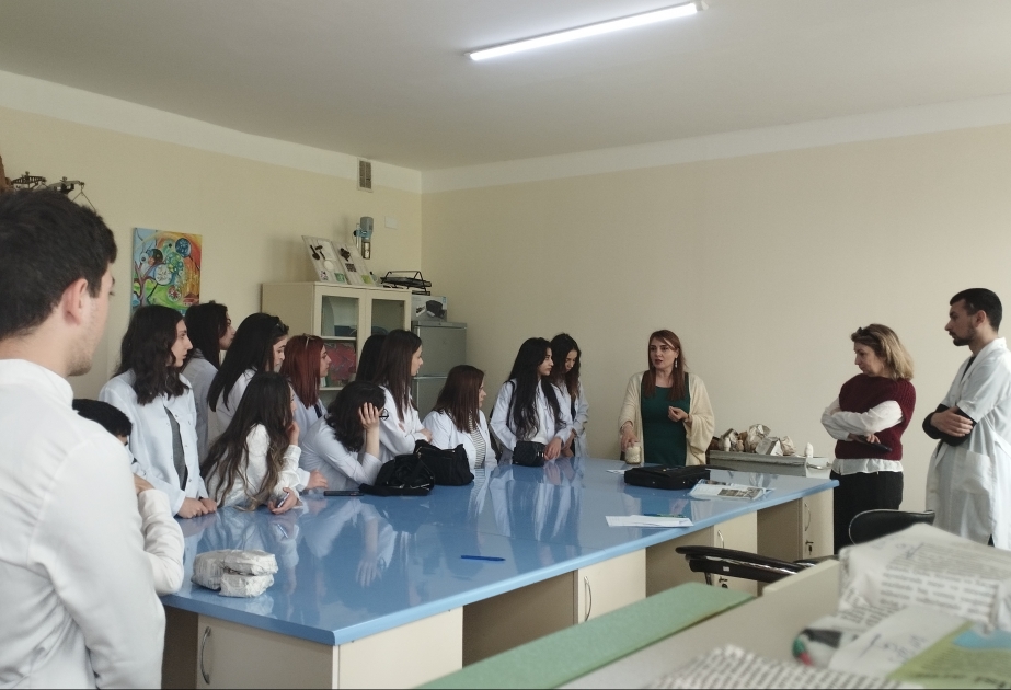 ATMU-nun tələbələri Mikrobiologiya İnstitutunda elmi-tədqiqat işləri ilə tanış olublar