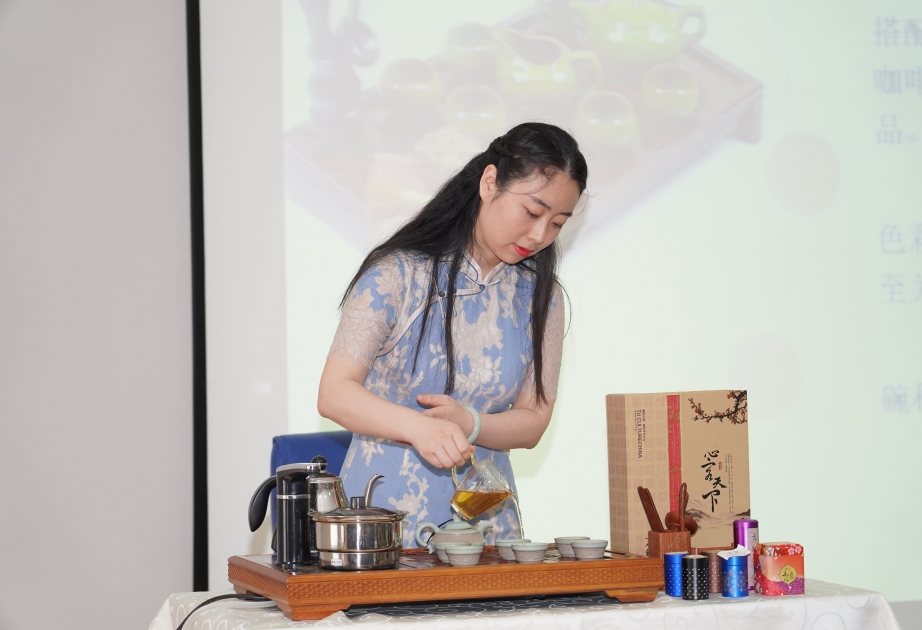 茶香四溢！中华文化艺术大师班系列活动之“茶中真味”茶艺体验活动顺利举办