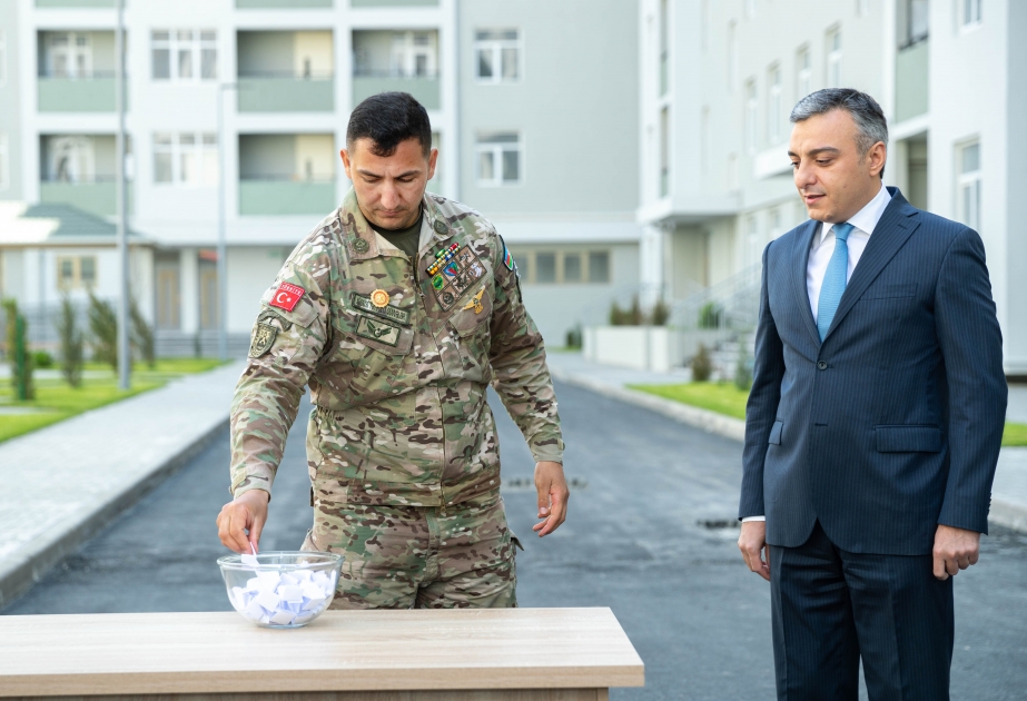 Şəhid ailələri, müharibə ilə əlaqədar əlilliyi olanlara və digər imtiyazlı şəxslərə daha 100 mənzil və fərdi ev verilib
