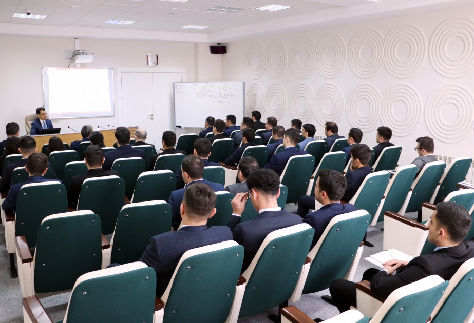 Dövlət Vergi Xidmətində yeni işə qəbul edilən əməkdaşlarla görüş olub