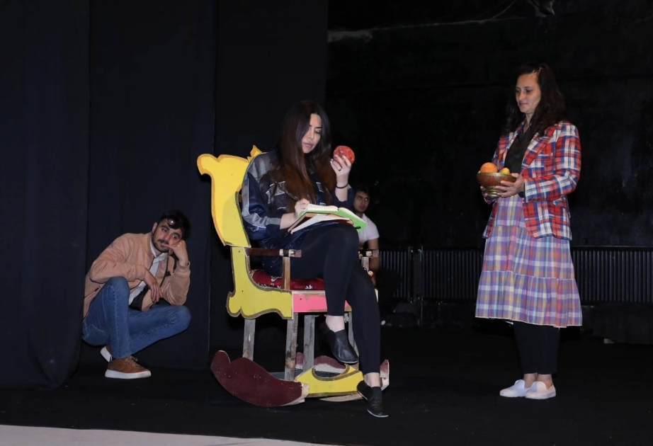 Lənkəran teatrında "Yalançı şahzadə"nin son məşqləri gedir