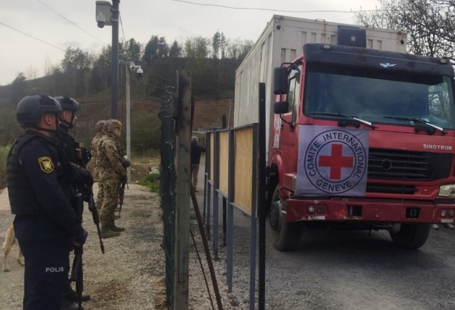 Lachin-Khankendi road: ICRC vehicles pass unhindered through protest area