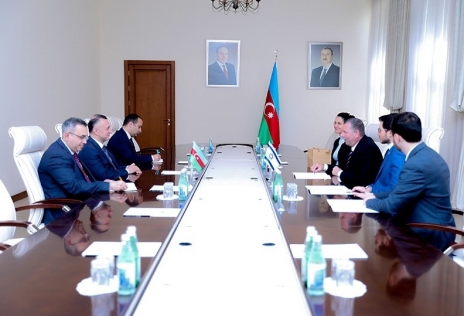Azerbaiyán e Israel discuten la cooperación en salud y ciencias médicas