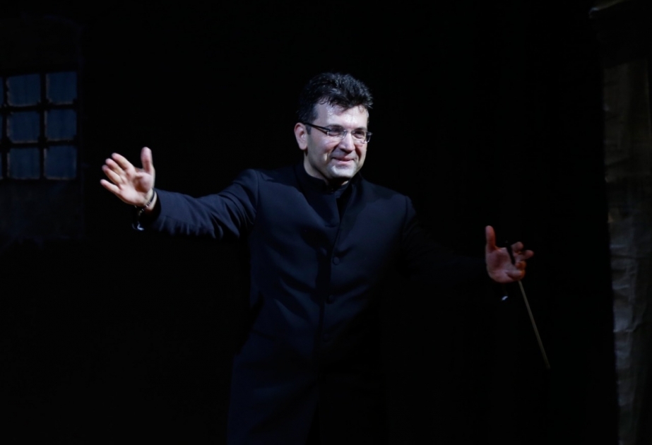 Beş opera teatrı azərbaycanlı dirijorla bərabər
