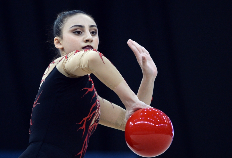 Azərbaycan gimnastı Zöhrə Ağamirova Bakıda uğurlu çıxışını davam etdirir