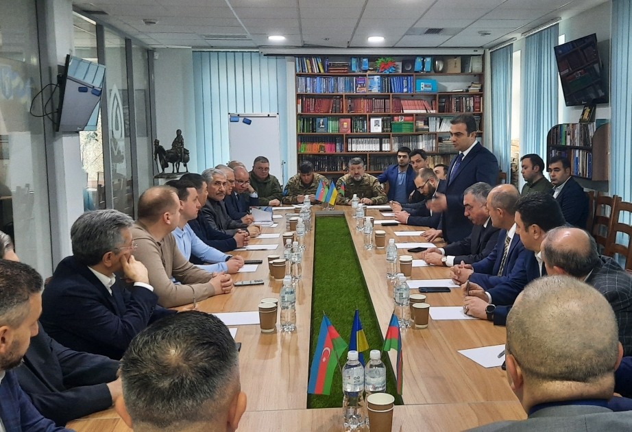 Kiyevdə Azərbaycan diasporu fəallarının Ukrayna cəmiyyətinə inteqrasiya məsələləri müzakirə edilib