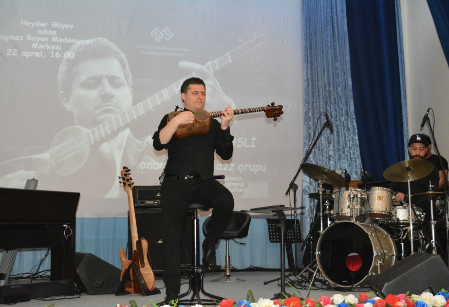 Tarzən Arslan Növrəsli Xaçmazda etno–caz qrupu ilə birgə konsert verib