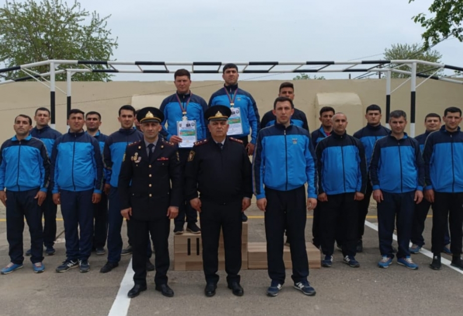 Neftçalada silahsız özünümüdafiə və əlbəyaxa döyüş üzrə yarışın qalib polisləri təltif olunub
