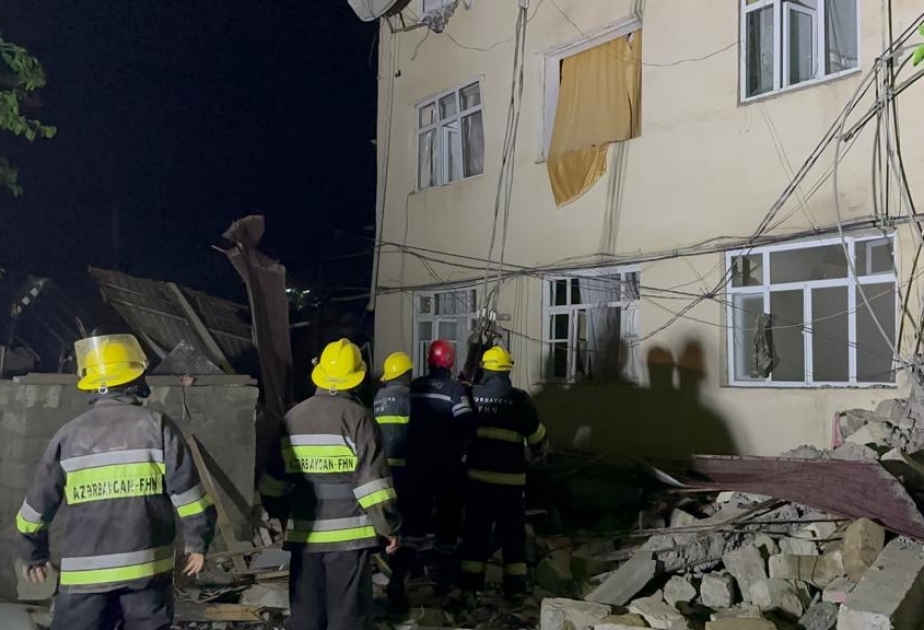 FHN: Biləsuvarda yaşayış binasında partlayış nəticəsində yaranmış dağıntı ilə əlaqədar axtarış-xilasetmə əməliyyatı davam etdirilir