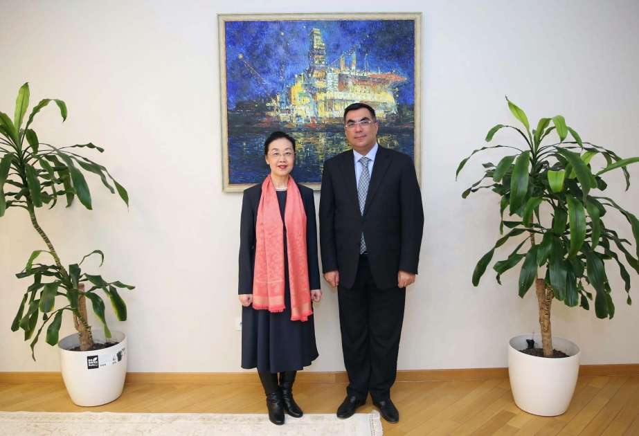 Chinese ambassador to Azerbaijan visits Baku Higher Oil School of SOCAR