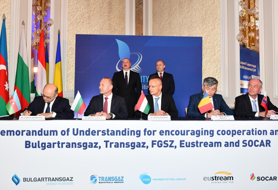 Les gestionnaires de réseau de transport de Bulgarie, Roumanie, Hongrie, Slovaquie et la SOCAR ont signé un mémorandum d’accord à Sofia  Le président Ilham Aliyev prend part à la cérémonie de signature  MIS A JOUR VIDEO