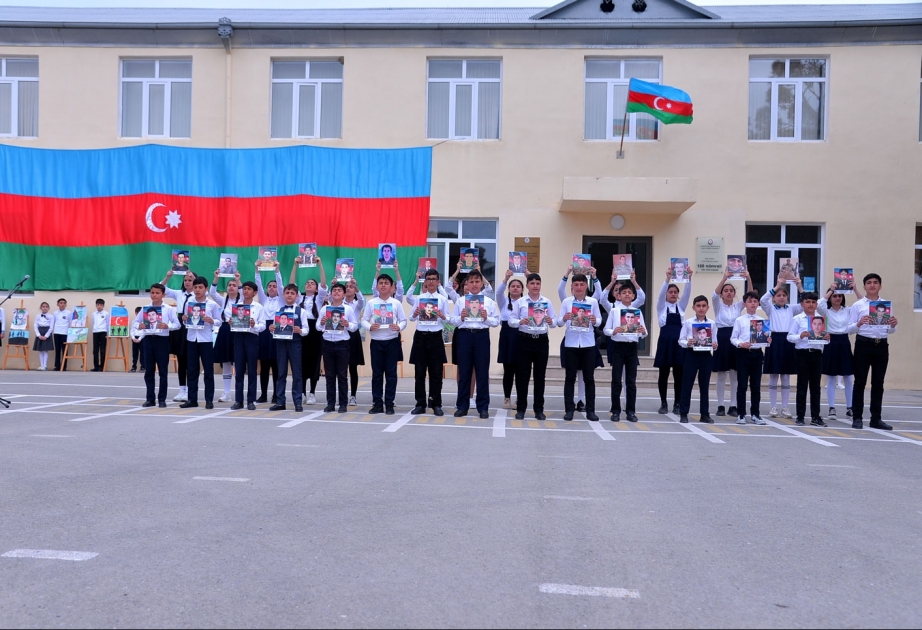 Məktəbin həyətində “Şəhidlər bulağı” kompleksi açılıb