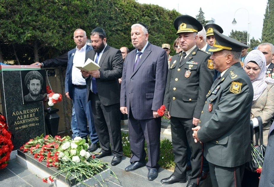 Азербайджан чтит память Национального героя Альберта Агарунова