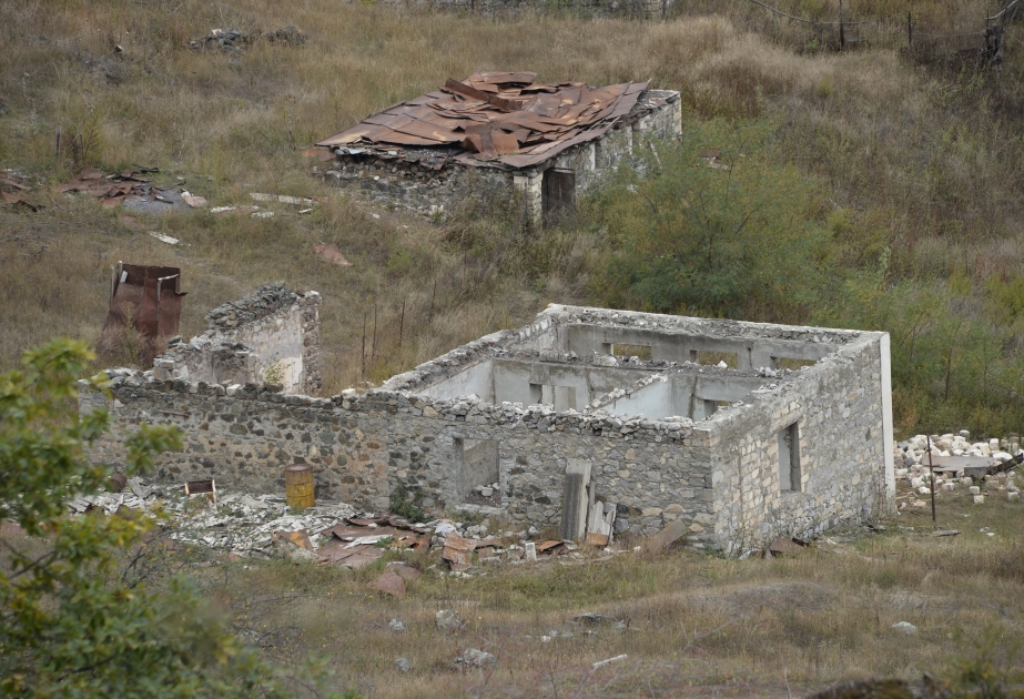 Kəlbəcər rayonunun Almalıq kəndi  FOTO
