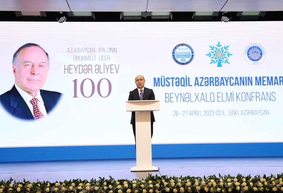 Nazir məktəblərdə qidalanma ilə bağlı baş verən xoşagəlməz hallara münasibət bildirib