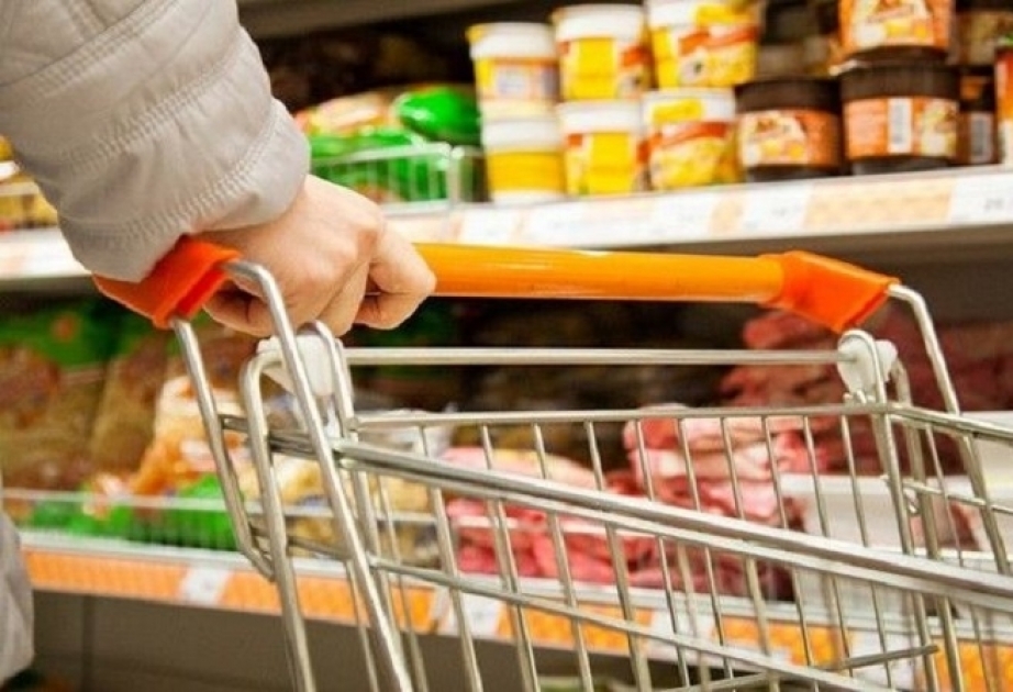 Marketin seyfindən 2 min manat oğurlanıb