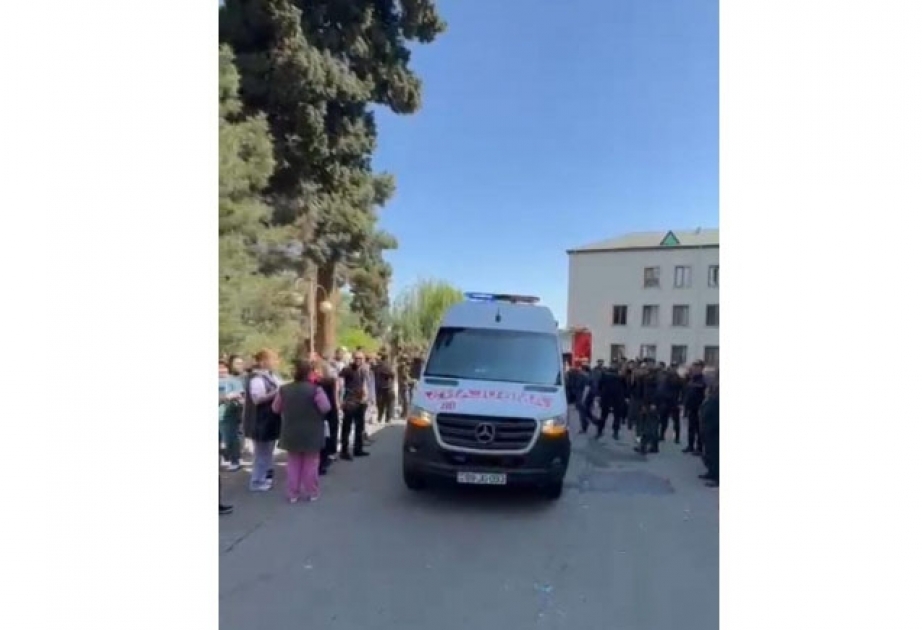 Gəncə xəstəxanasında yanğın zamanı tibb müəssisəsinin 3 əməkdaşı xəsarət alıb