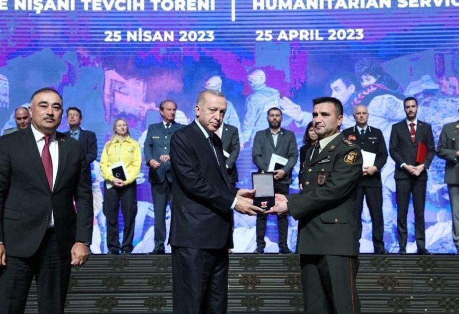 Turkish President Recep Tayyip Erdogan awards Azerbaijan Army’s serviceman