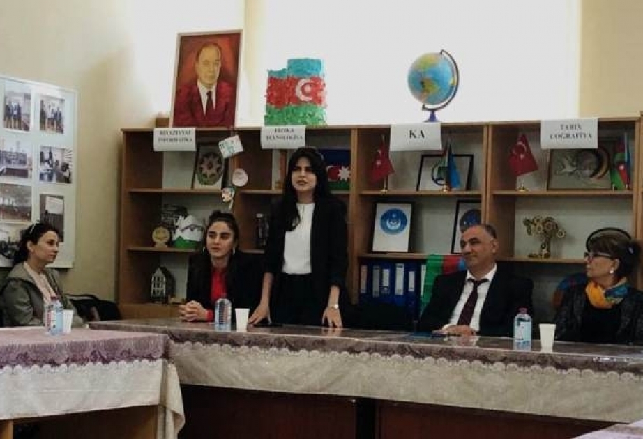 Gənc alimlər şagirdlərin elmi məruzələrini yüksək qiymətləndiriblər