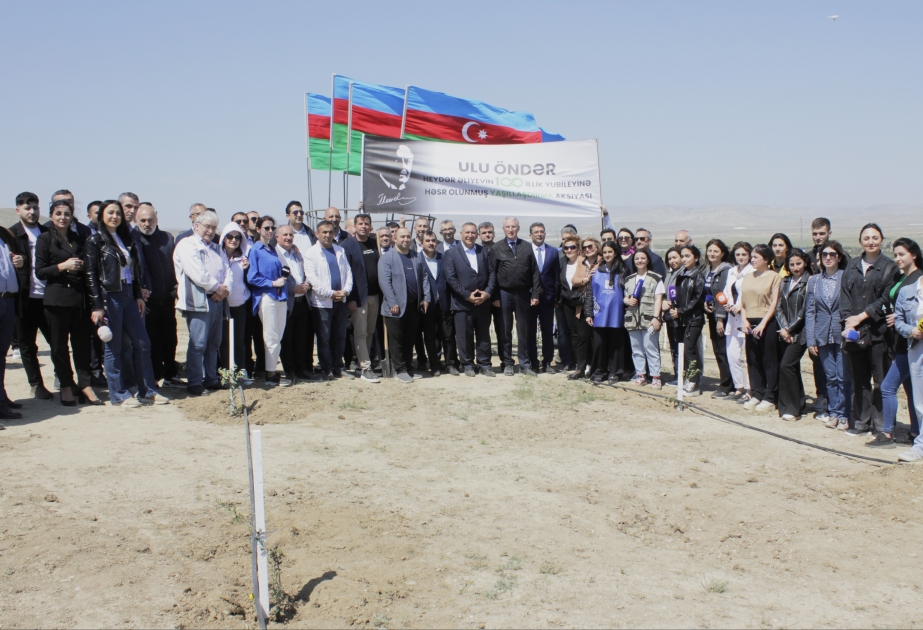 Ulu Öndərin 100 illik yubileyi ilə əlaqədar keçirilən ağacəkmə tədbirinə media nümayəndələri da qoşulublar