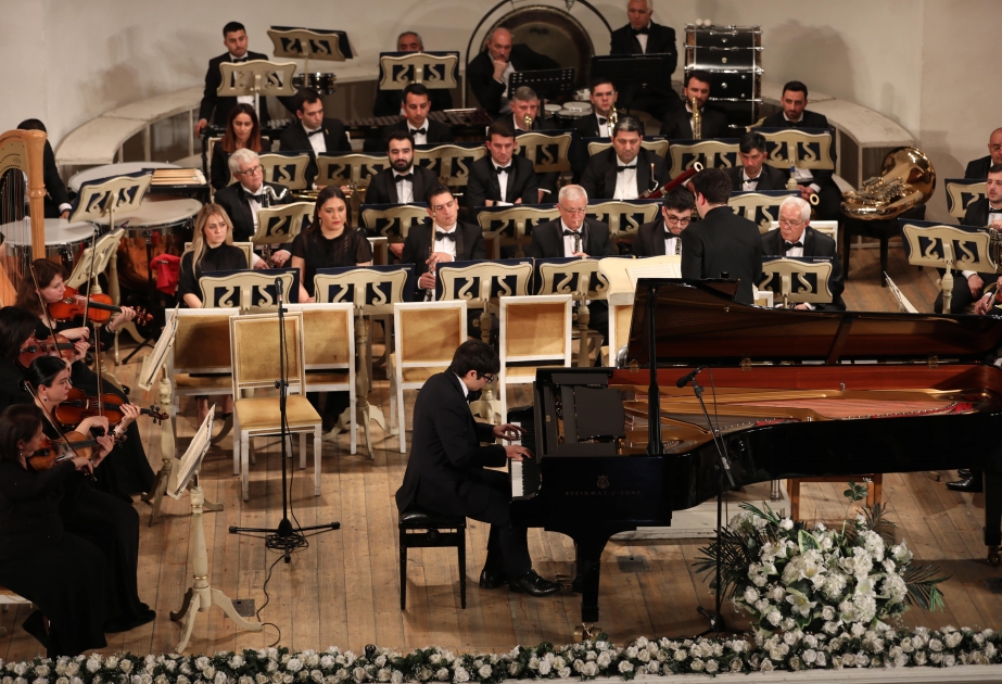 Filarmoniyada Ümummilli Lider Heydər Əliyevin 100 illiyinə həsr edilmiş konsert təqdim olunub
