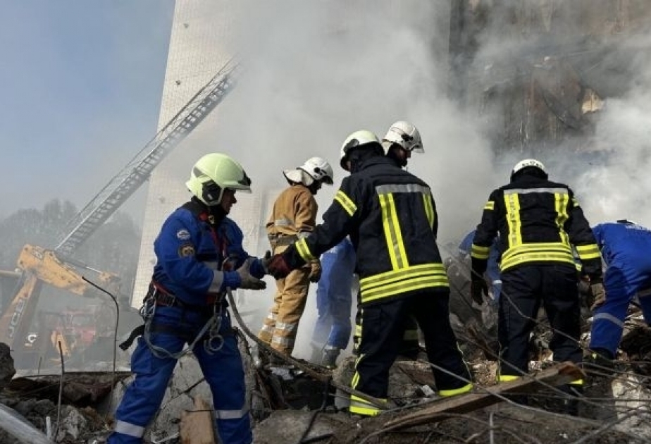 Aumentan a 7 los muertos por el ataque con cohetes contra un bloque de apartamentos en Uman