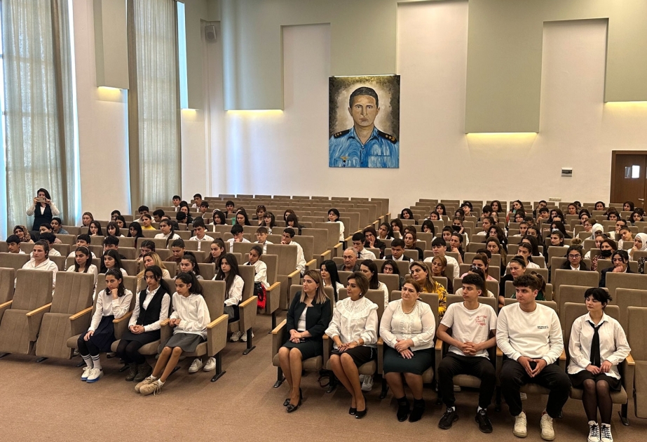 Paytaxt məktəblərində erkən nikah mövzusunda tədbirlər keçirilib