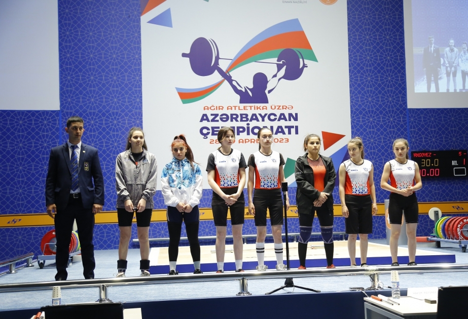 Ağır atletika üzrə ölkə çempionatının ilk qalibləri məlum olub