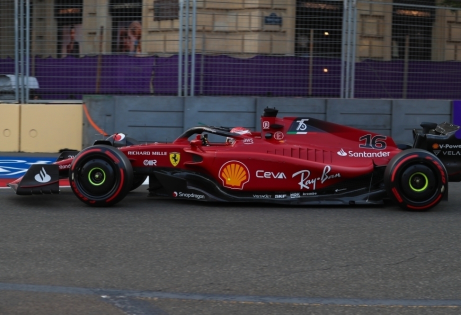 Формула-1: Шарль Леклер завоевал третий поул подряд на Бакинской городской кольцевой трассе