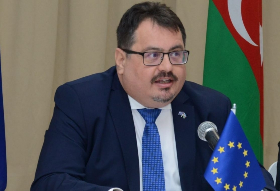 Петер Михалко: ЕС продолжит оказывать решительную поддержку Азербайджану в усилиях по разминированию

