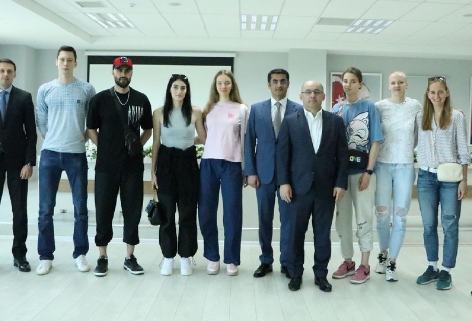 Voleybol Federasiyasının prezidenti Şahin Bağırov komandaların məşqçiləri və legionerlə görüşüb