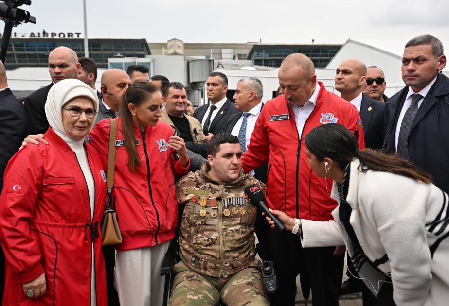 Aserbaidschanische und türkische Präsidenten beantworten Fragen von Fernsehsender „CNN Türk“