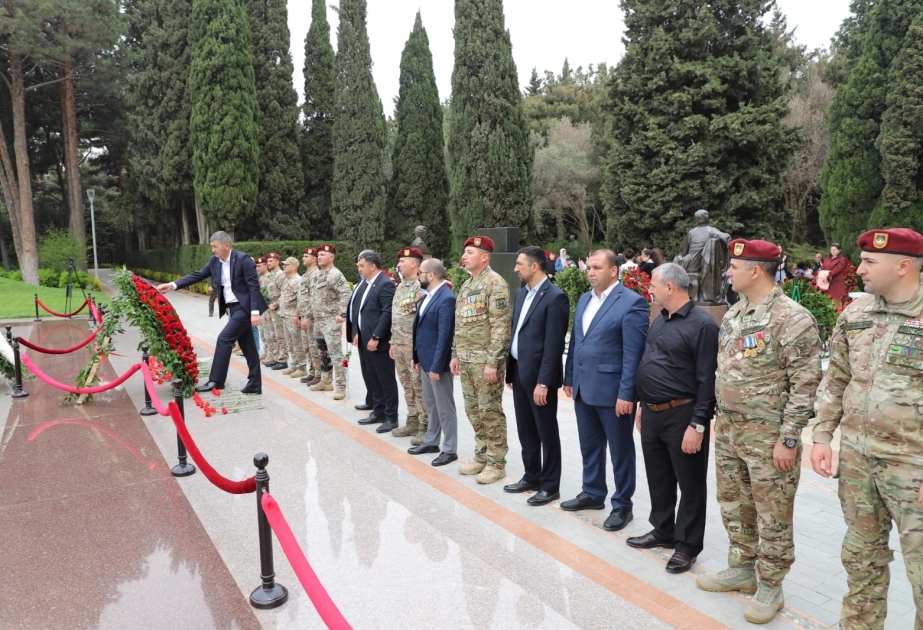 Xüsusi təyinatlı qazilər Ümummilli Liderin və akademik Zərifə Əliyevanın məzarlarını ziyarət ediblər