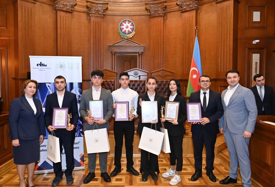 Səhnələşdirilmiş məhkəmə müsabiqəsinin qalibi müəyyənləşib