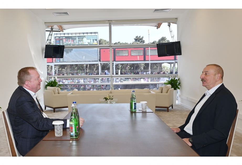 الرئيس إلهام علييف يستقبل نائب الرئيس التنفيذي لشركة بوينغ
