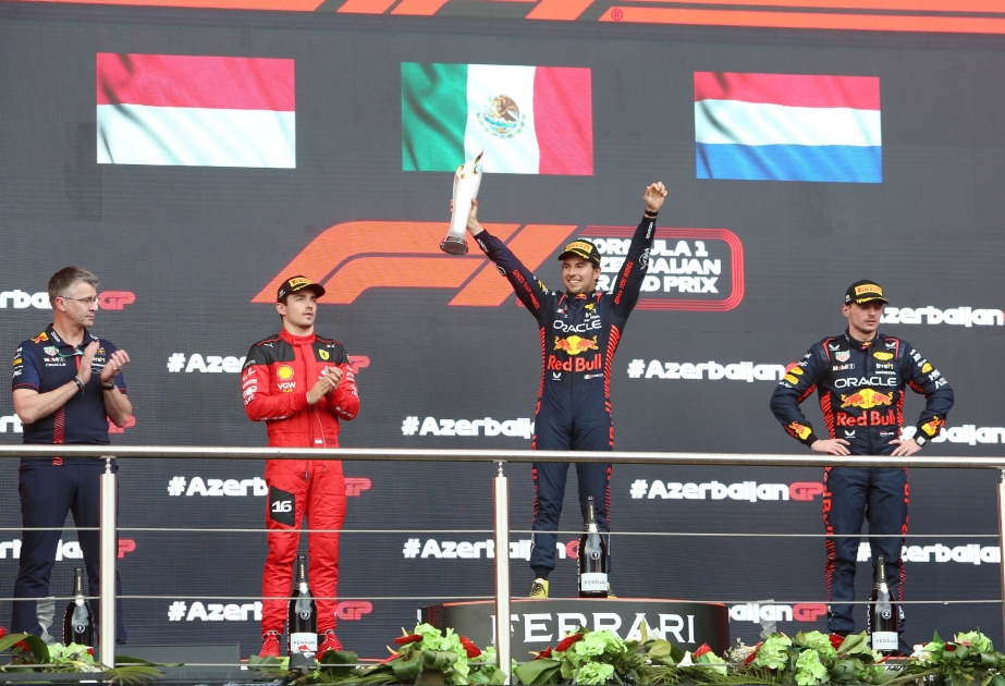 Se celebra la ceremonia de entrega de premios a los ganadores del Gran Premio de Azerbaiyán de Fórmula 1