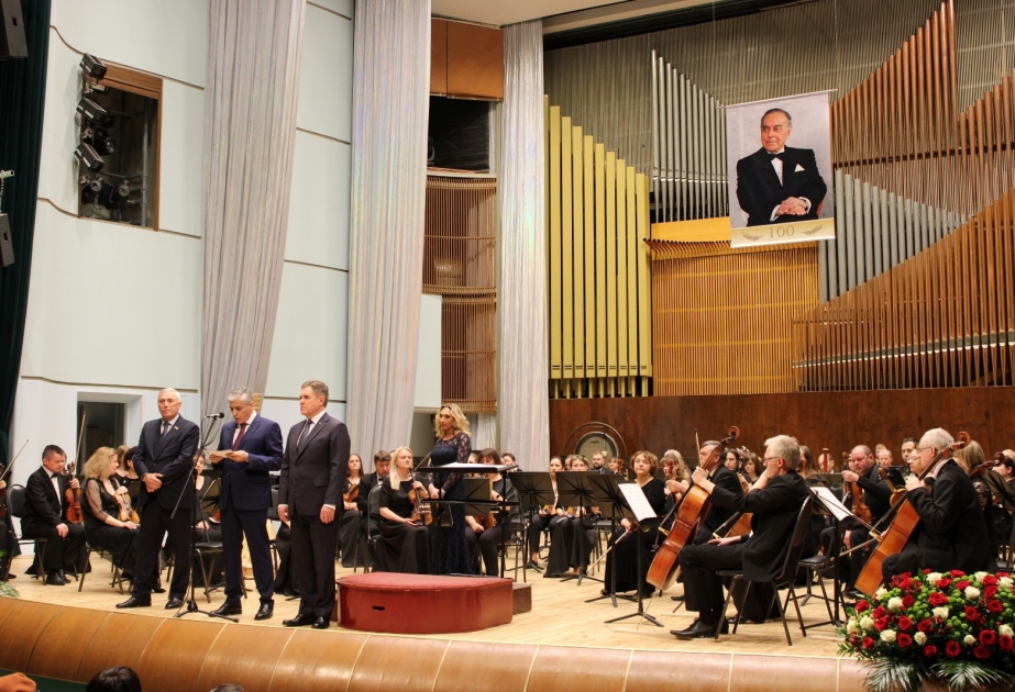 Belarusda Ümummilli Lider Heydər Əliyevin 100 illiyinə həsr olunmuş konsert keçirilib