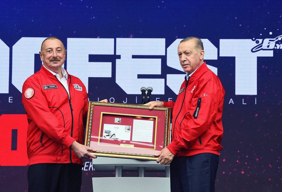 Ulu Öndərin 100 illiyi ilə əlaqədar Türkiyə tərəfindən hazırlanan poçt markası “TEKNOFEST”də təqdim olunub