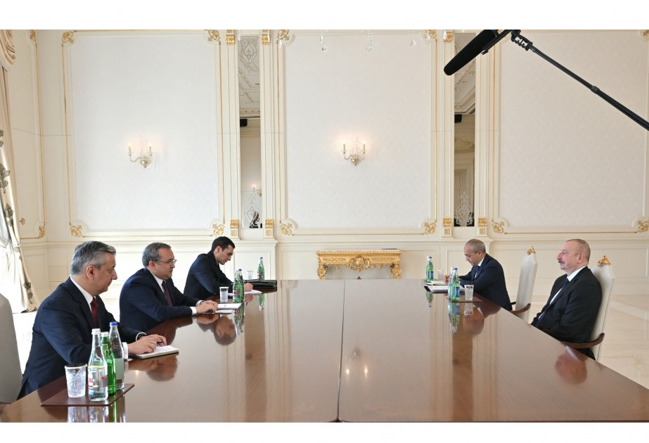 Президент Ильхам Алиев принял председателя правления Акционерного общества Узбекистана «Узавтосаноат»  ОБНОВЛЕНО ВИДЕО