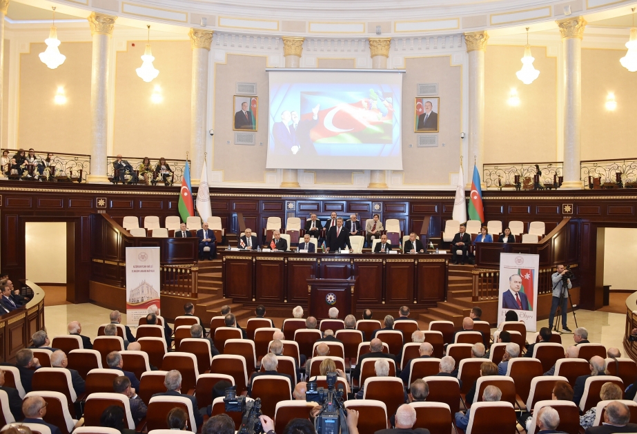 AMEA-nın Ümumi yığıncağının Ulu Öndərə həsr olunmuş xüsusi iclası keçirilib